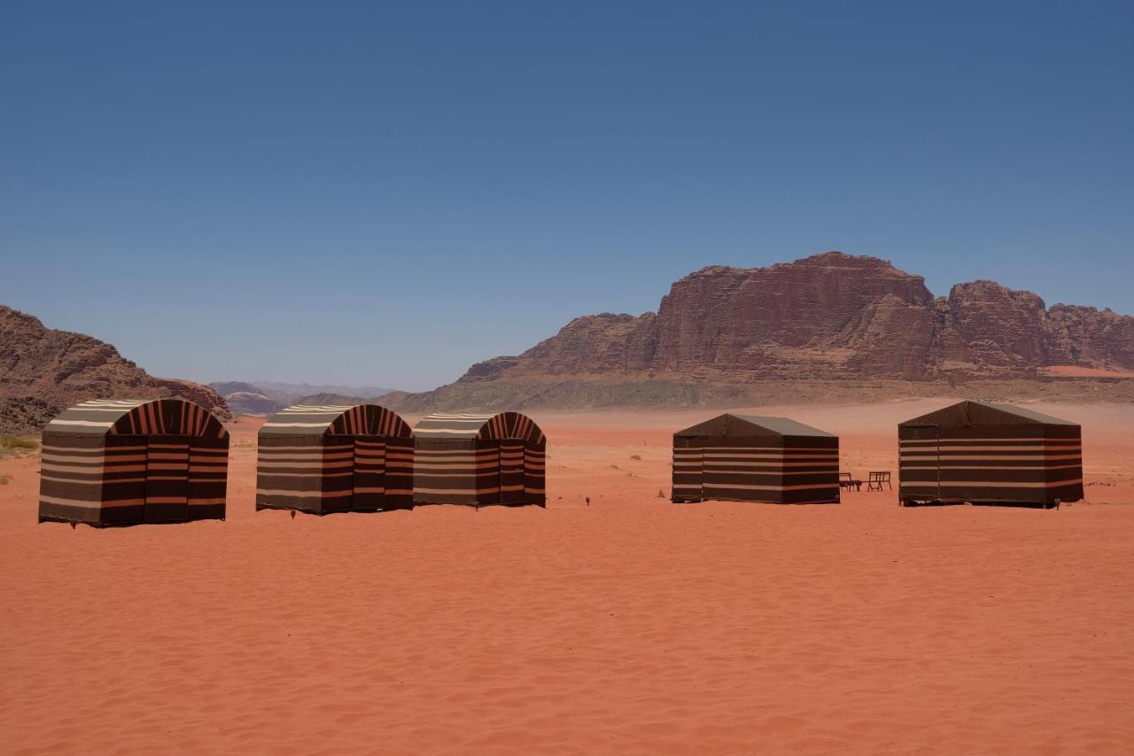 Bedouin Bunch Camp Hotel Wadi Rum Ngoại thất bức ảnh