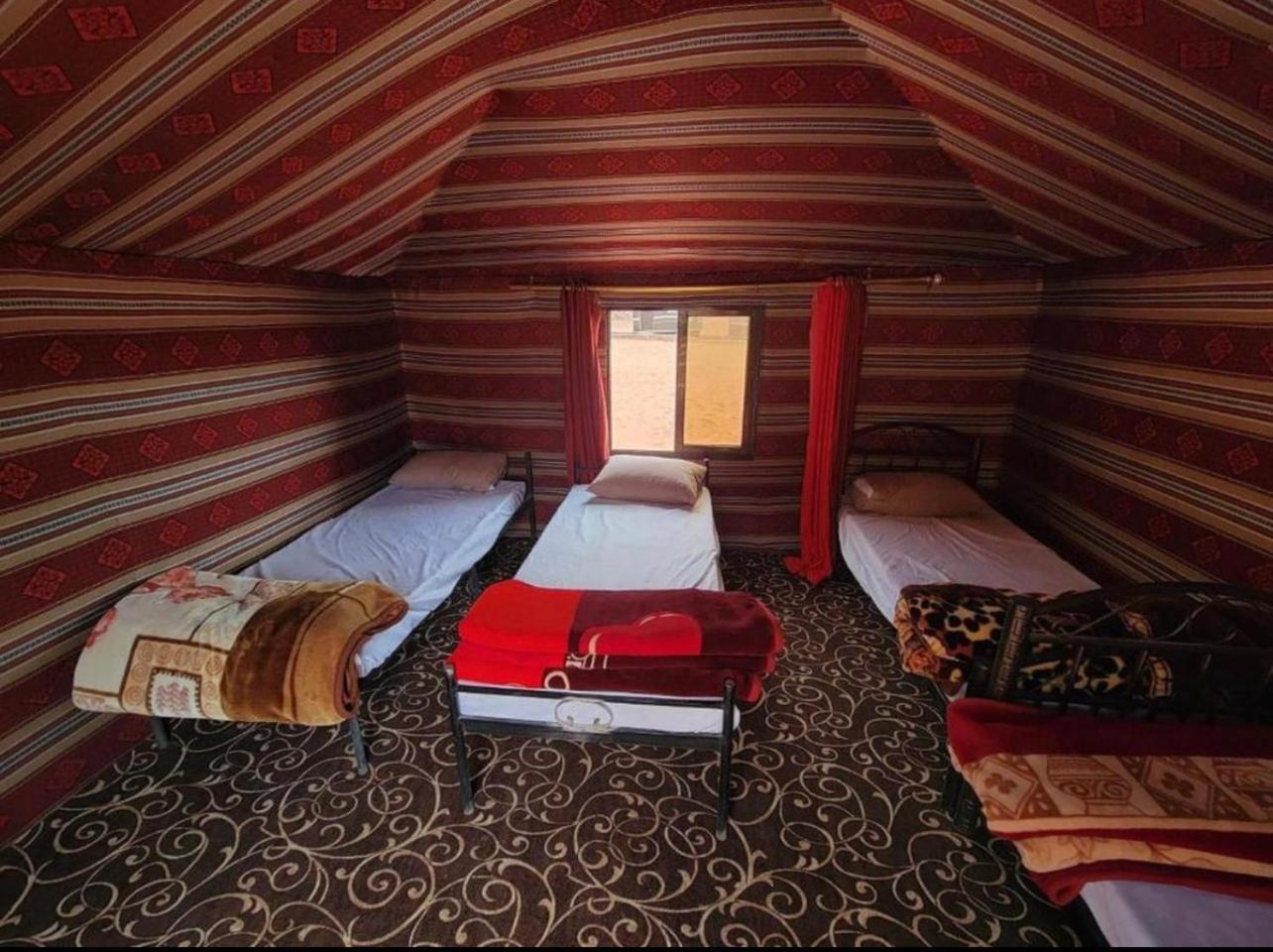 Bedouin Bunch Camp Hotel Wadi Rum Ngoại thất bức ảnh