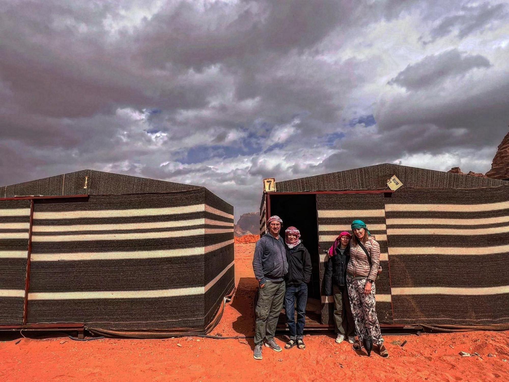 Bedouin Bunch Camp Hotel Wadi Rum Ngoại thất bức ảnh