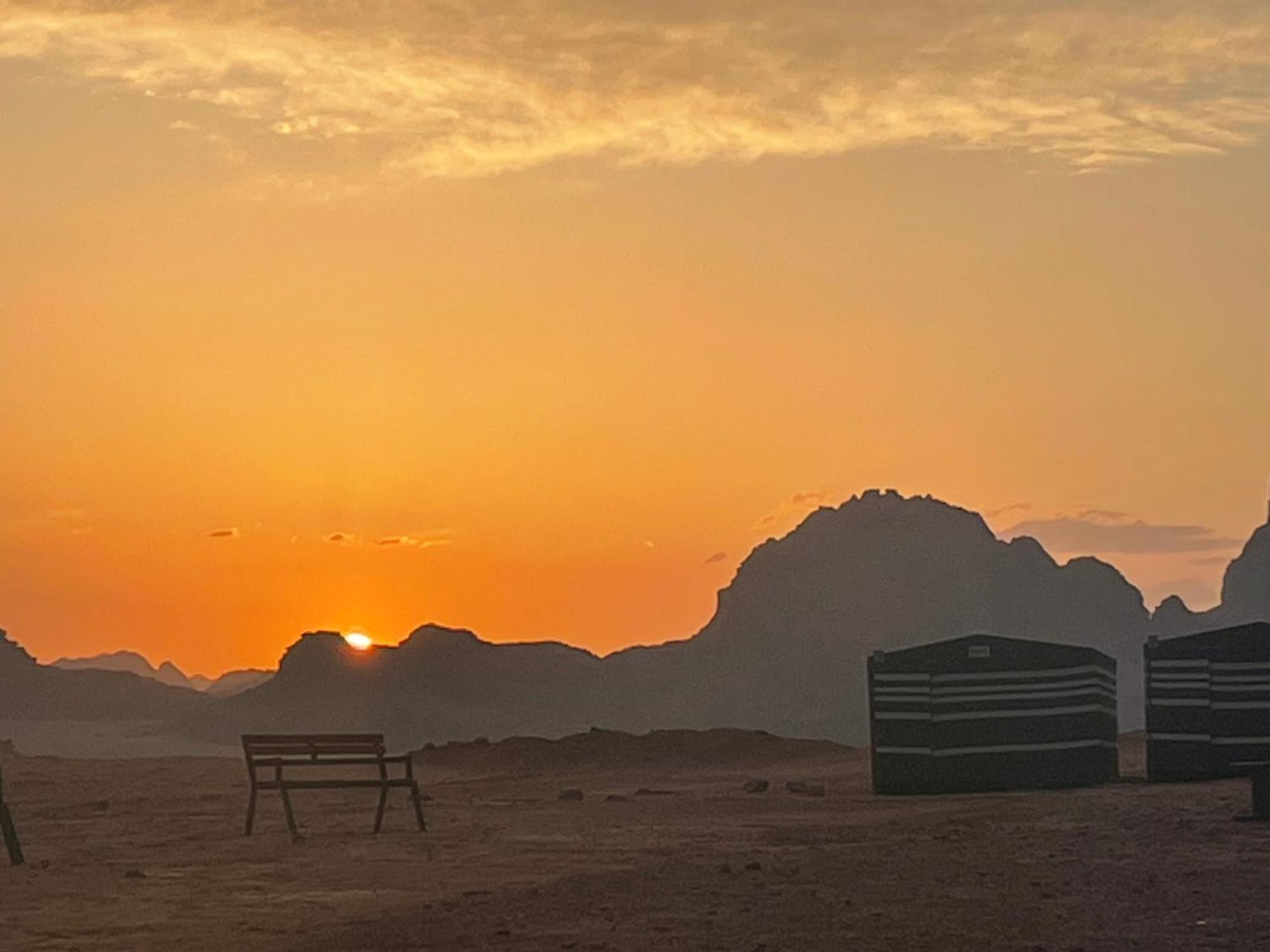 Bedouin Bunch Camp Hotel Wadi Rum Ngoại thất bức ảnh