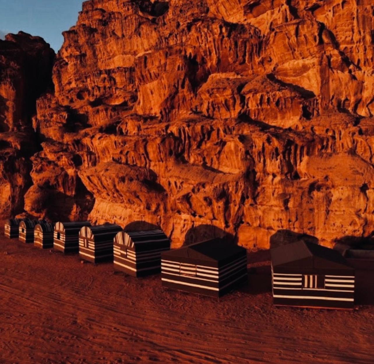 Bedouin Bunch Camp Hotel Wadi Rum Ngoại thất bức ảnh
